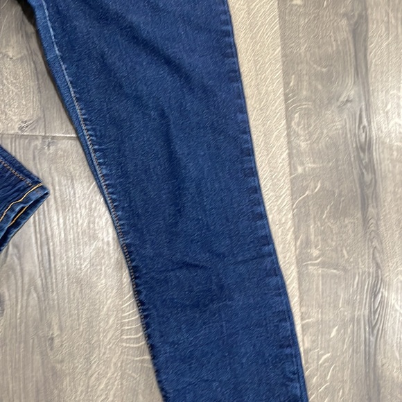 Gap • Favorite Jegging • Size 6/28 - Picture 7 of 8